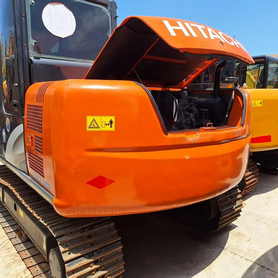 Hitachi ZX70 Excavator - Lánctalpas kotró: 4 kép. Hitachi ZX70 Excavator - Lánctalpas kotró: 4 kép.