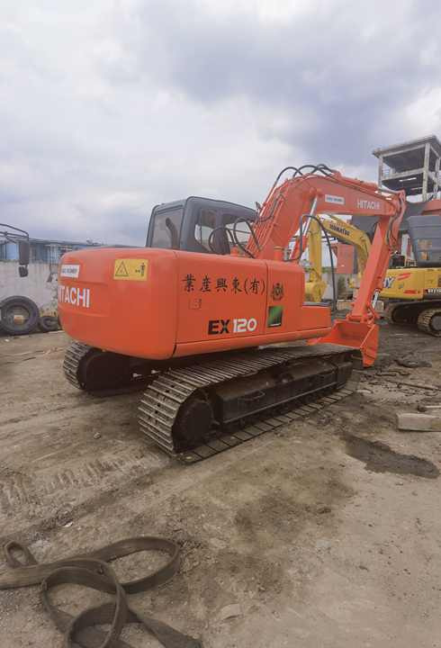 Japan made used hitachi ex120-5 ex120 crawler excavator ex200 ex200-5 zx120 zx200 zx210 FOR SALE - Lánctalpas kotró: 3 kép. Japan made used hitachi ex120-5 ex120 crawler excavator ex200 ex200-5 zx120 zx200 zx210 FOR SALE - Lánctalpas kotró: 3 kép.