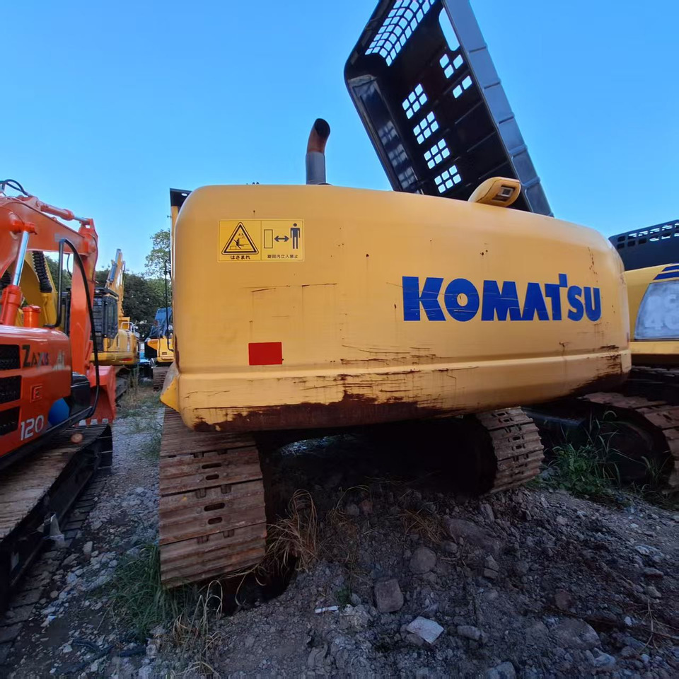 Komatsu PC350-8 excavator - Lánctalpas kotró: 3 kép. Komatsu PC350-8 excavator - Lánctalpas kotró: 3 kép.
