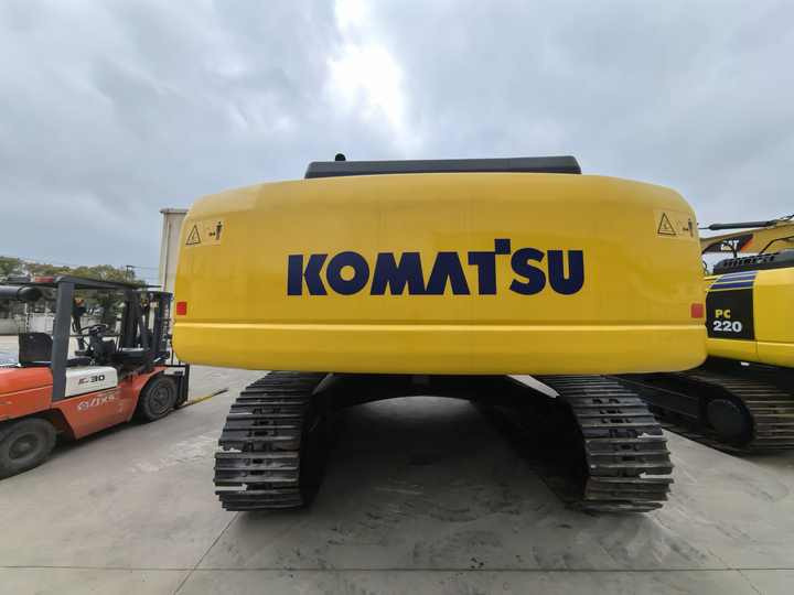 Komatsu PC400 -8 - Lánctalpas kotró: 5 kép. Komatsu PC400 -8 - Lánctalpas kotró: 5 kép.