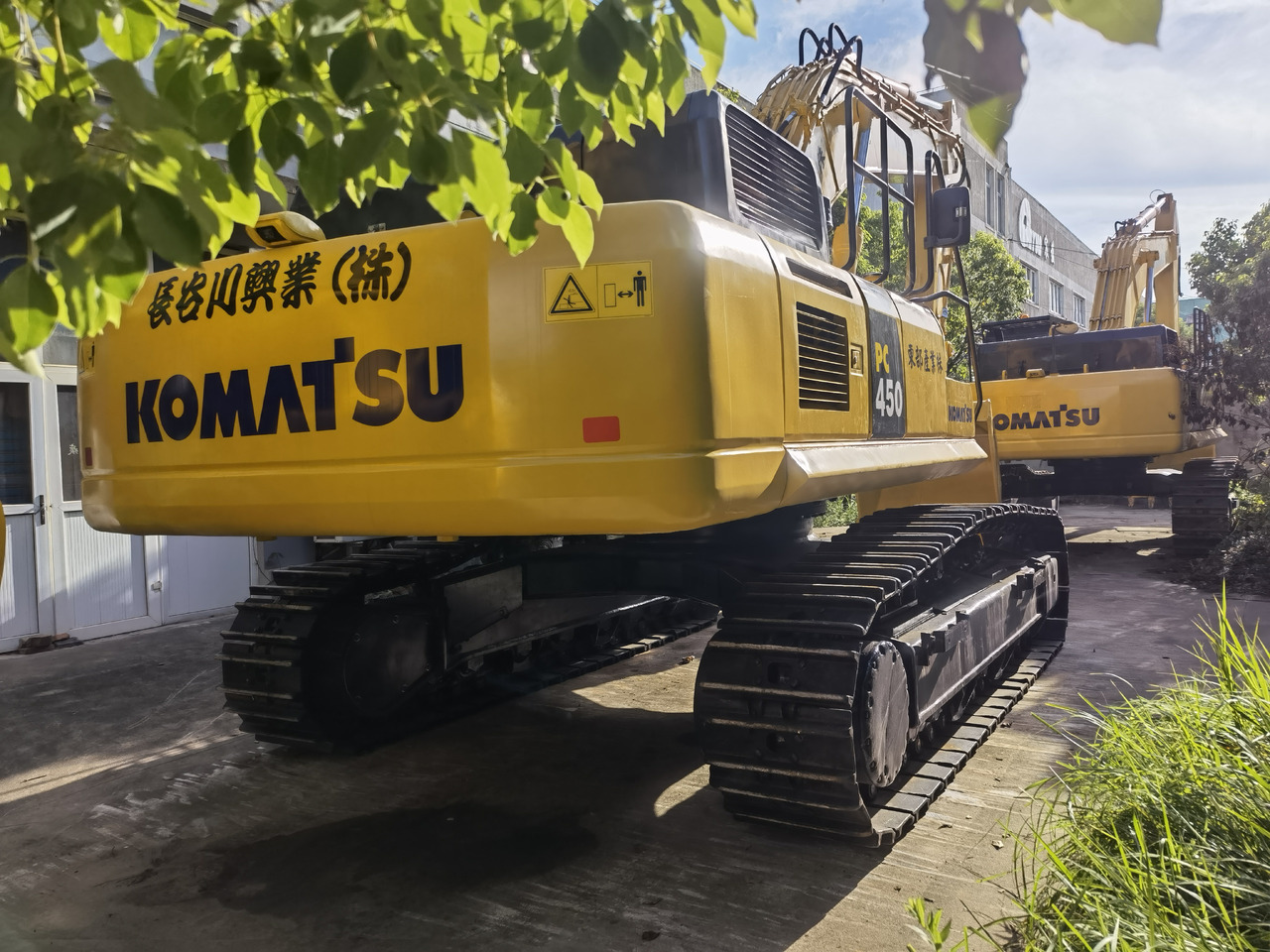 Komatsu PC450 -8 - Lánctalpas kotró: 2 kép. Komatsu PC450 -8 - Lánctalpas kotró: 2 kép.