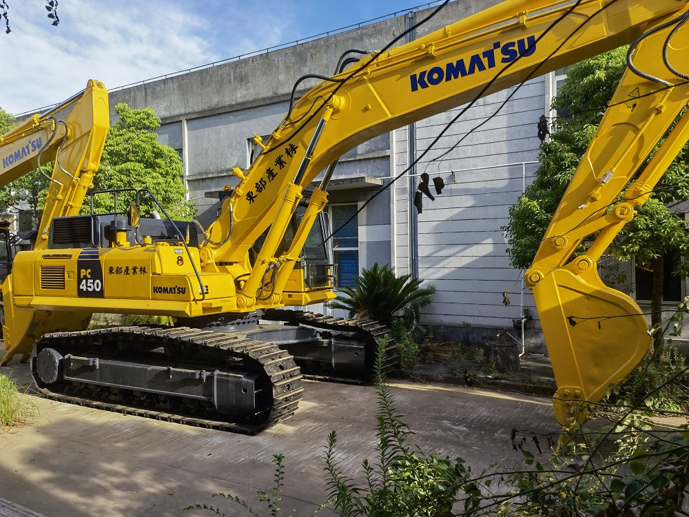 Komatsu PC450 -8 - Lánctalpas kotró: 1 kép. Komatsu PC450 -8 - Lánctalpas kotró: 1 kép.