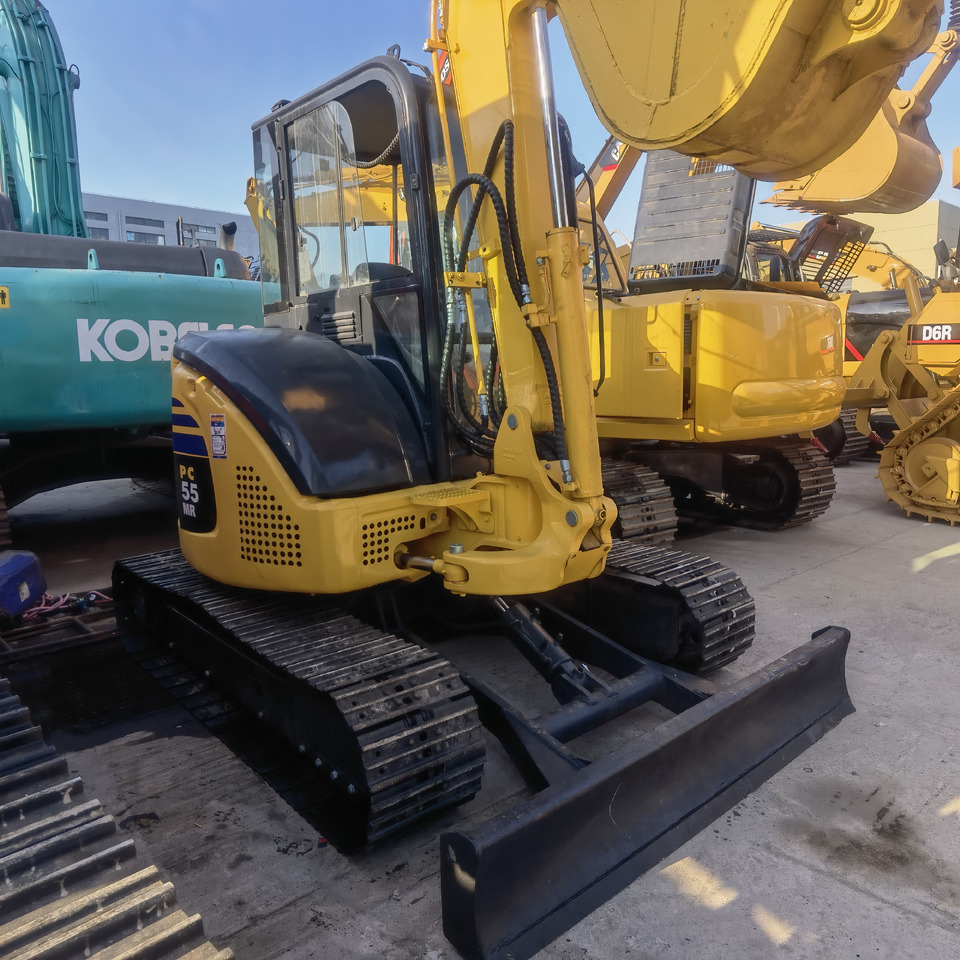Komatsu PC55MR-2 Excavator - Minikotró: 5 kép. Komatsu PC55MR-2 Excavator - Minikotró: 5 kép.