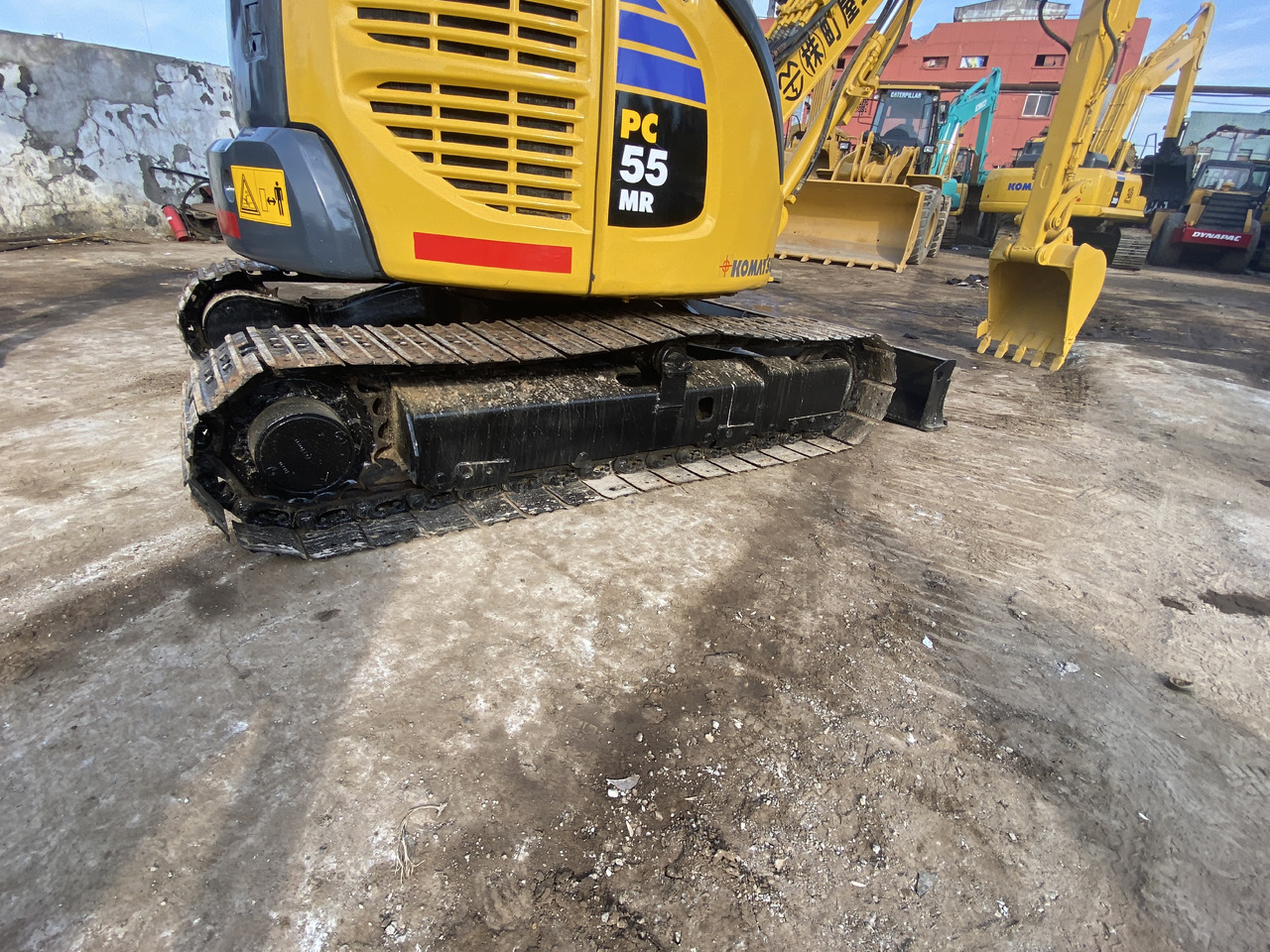 Komatsu PC55MR - Minikotró: 5 kép. Komatsu PC55MR - Minikotró: 5 kép.