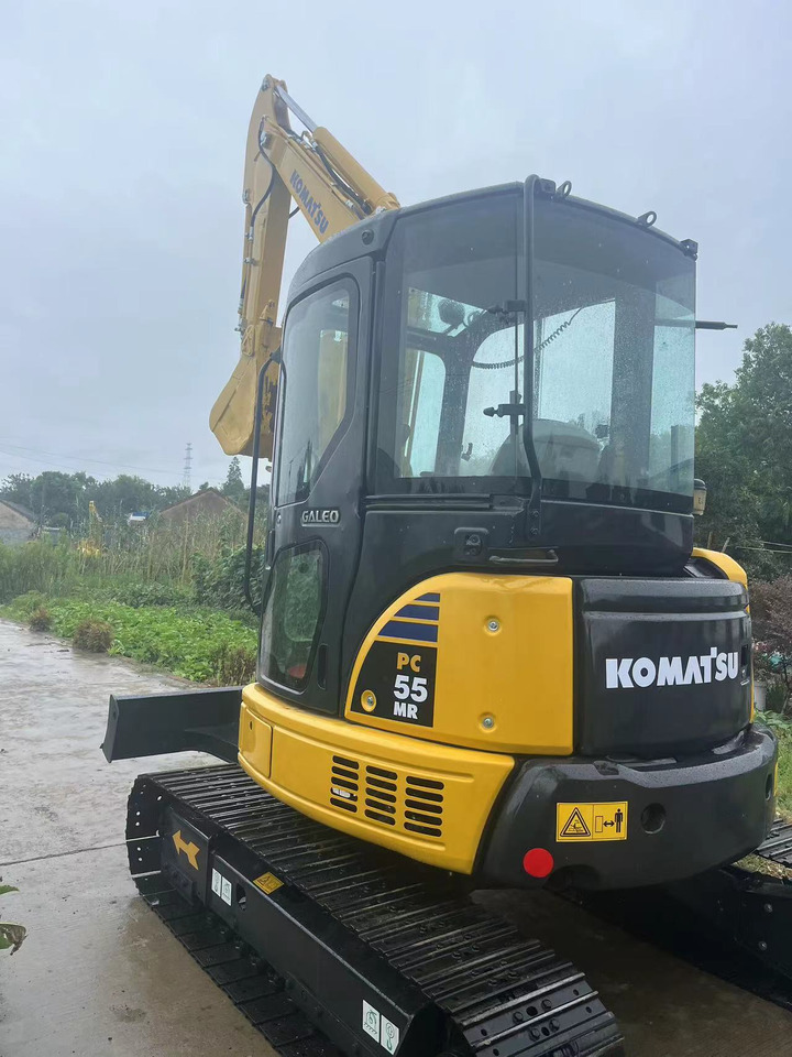 Komatsu PC55mr-3 - Minikotró: 2 kép. Komatsu PC55mr-3 - Minikotró: 2 kép.
