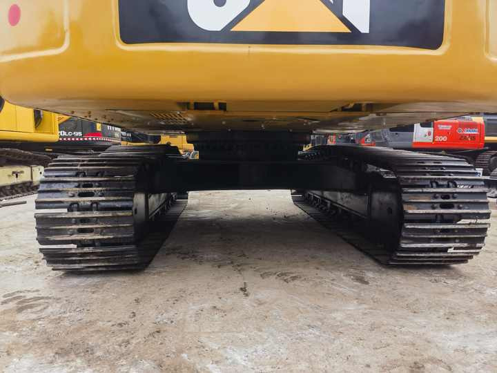 Low price and high quality cat 330D Used CAT 330D excavator caterpillar 330D crawler excavator for sale - Lánctalpas kotró: 3 kép. Low price and high quality cat 330D Used CAT 330D excavator caterpillar 330D crawler excavator for sale - Lánctalpas kotró: 3 kép.