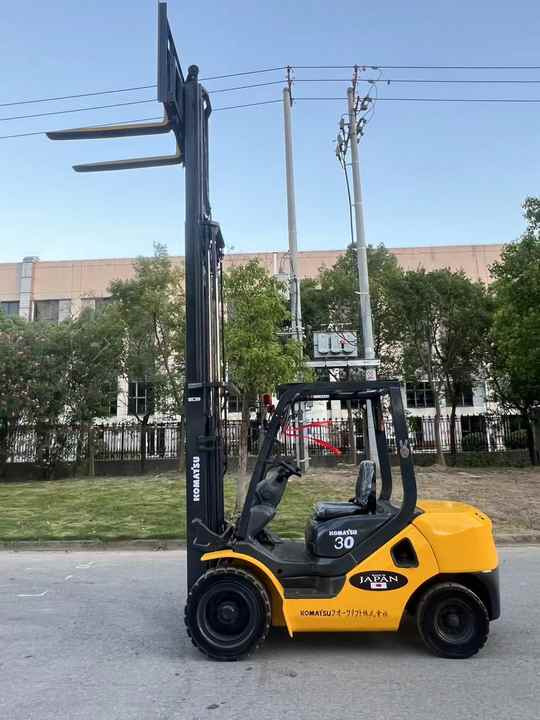 Dízel targonca New arriver second hand Komatsu FD30 forklift with good performance cheap used forklift for sale: 6 kép.