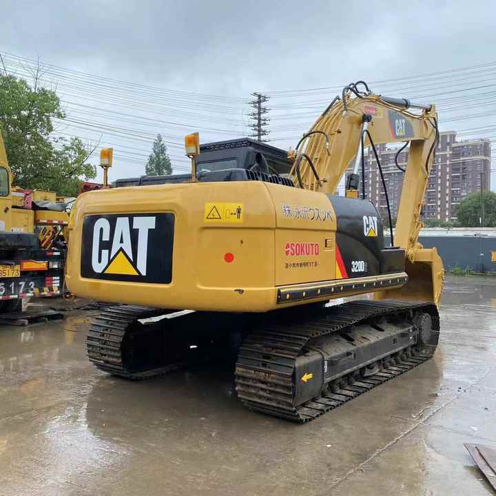 Original Japan cheap second hand excavator/digger cat 320D2 excavator used CAT excavator cat 320D2 for sale - Lánctalpas kotró: 4 kép. Original Japan cheap second hand excavator/digger cat 320D2 excavator used CAT excavator cat 320D2 for sale - Lánctalpas kotró: 4 kép.