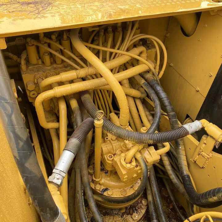 Original Japan cheap second hand excavator/digger cat 320D2 excavator used CAT excavator cat 320D2 for sale - Lánctalpas kotró: 5 kép. Original Japan cheap second hand excavator/digger cat 320D2 excavator used CAT excavator cat 320D2 for sale - Lánctalpas kotró: 5 kép.