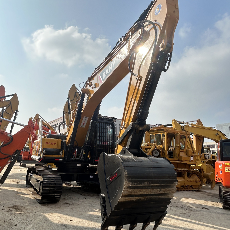 SANY 365H Excavator - Lánctalpas kotró: 5 kép. SANY 365H Excavator - Lánctalpas kotró: 5 kép.