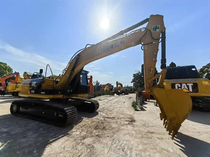 Second Hand Caterpillar 320D 330BL 330C Hydraulic Crawler 20 Ton CAT 320D used excavators For Sale - Kotrógép: 3 kép. Second Hand Caterpillar 320D 330BL 330C Hydraulic Crawler 20 Ton CAT 320D used excavators For Sale - Kotrógép: 3 kép.