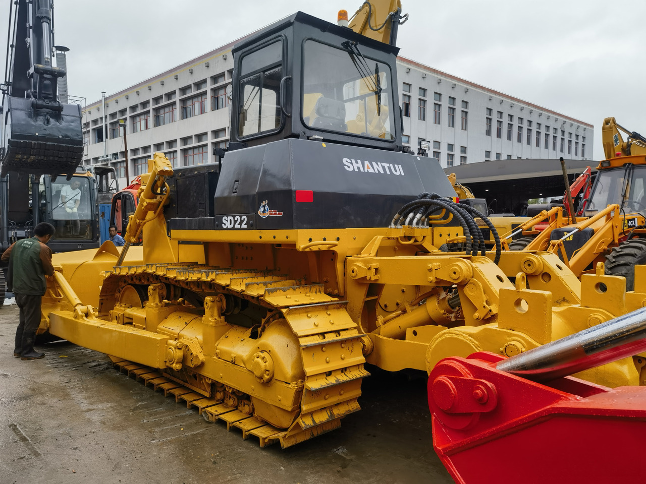 Shantui SD22 bulldozer - Buldózer: 2 kép. Shantui SD22 bulldozer - Buldózer: 2 kép.