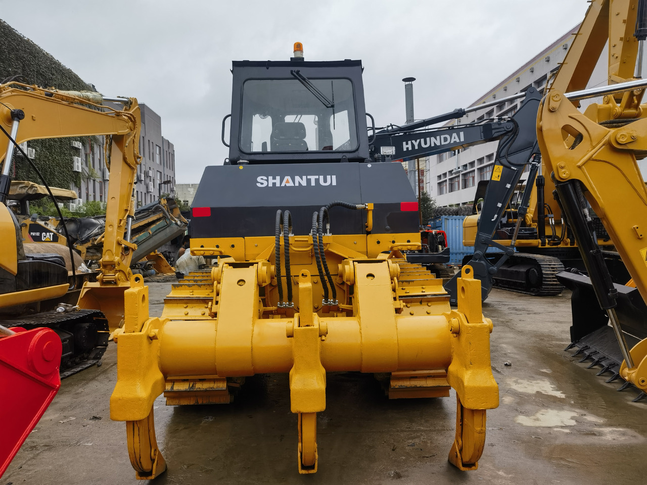 Shantui SD22 bulldozer - Buldózer: 5 kép. Shantui SD22 bulldozer - Buldózer: 5 kép.