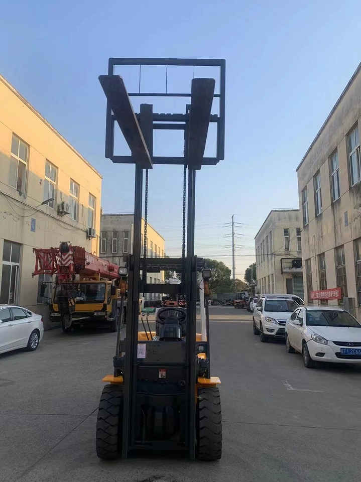 TCM FD30 Forklift - Dízel targonca: 5 kép. TCM FD30 Forklift - Dízel targonca: 5 kép.