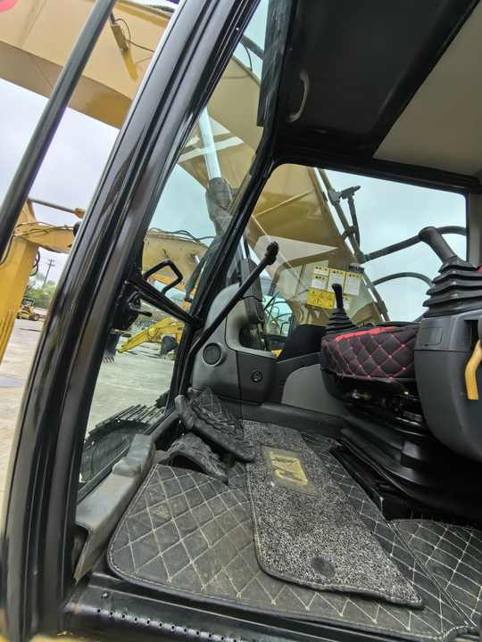 Used CAT 320D excavator in good condition at low price CAT 320D 320D2 320DL excavator for sale cat 320d2 - Lánctalpas kotró: 5 kép. Used CAT 320D excavator in good condition at low price CAT 320D 320D2 320DL excavator for sale cat 320d2 - Lánctalpas kotró: 5 kép.