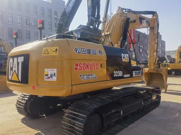 Used CAT 323DL excavator second hand Caterpillar 323DL excavator with good condition and high performance in stock - Lánctalpas kotró: 3 kép. Used CAT 323DL excavator second hand Caterpillar 323DL excavator with good condition and high performance in stock - Lánctalpas kotró: 3 kép.