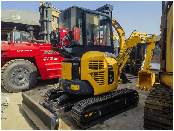 Used Komatsu PC70-8 mini digger original Japan Komatsu PC70 PC78 PC60 PC35mr PC40mr PC55mr small excavator on sale - Lánctalpas kotró: 1 kép. Used Komatsu PC70-8 mini digger original Japan Komatsu PC70 PC78 PC60 PC35mr PC40mr PC55mr small excavator on sale - Lánctalpas kotró: 1 kép.