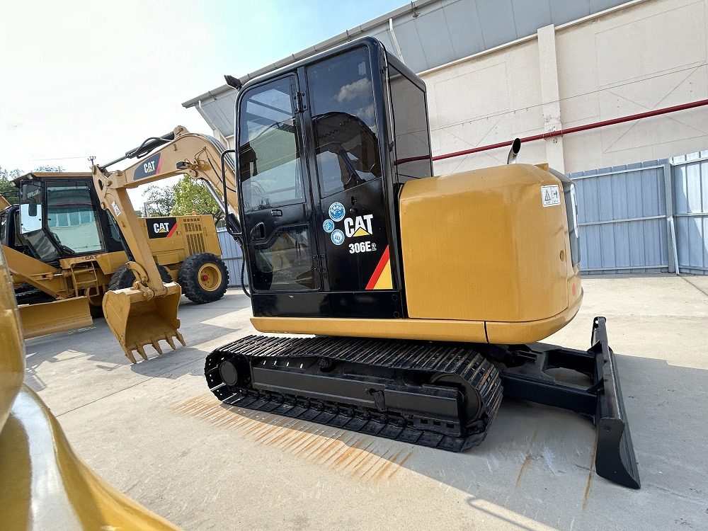 Used cat 306e2 excavator - Minikotró: 1 kép. Used cat 306e2 excavator - Minikotró: 1 kép.