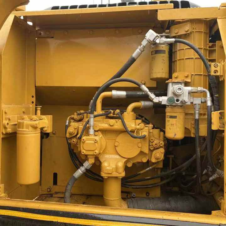Used cat 320d2 excavator CAT 320 320D2 320DL Caterpillar hydraulic excavator machine for sale - Lánctalpas kotró: 5 kép. Used cat 320d2 excavator CAT 320 320D2 320DL Caterpillar hydraulic excavator machine for sale - Lánctalpas kotró: 5 kép.