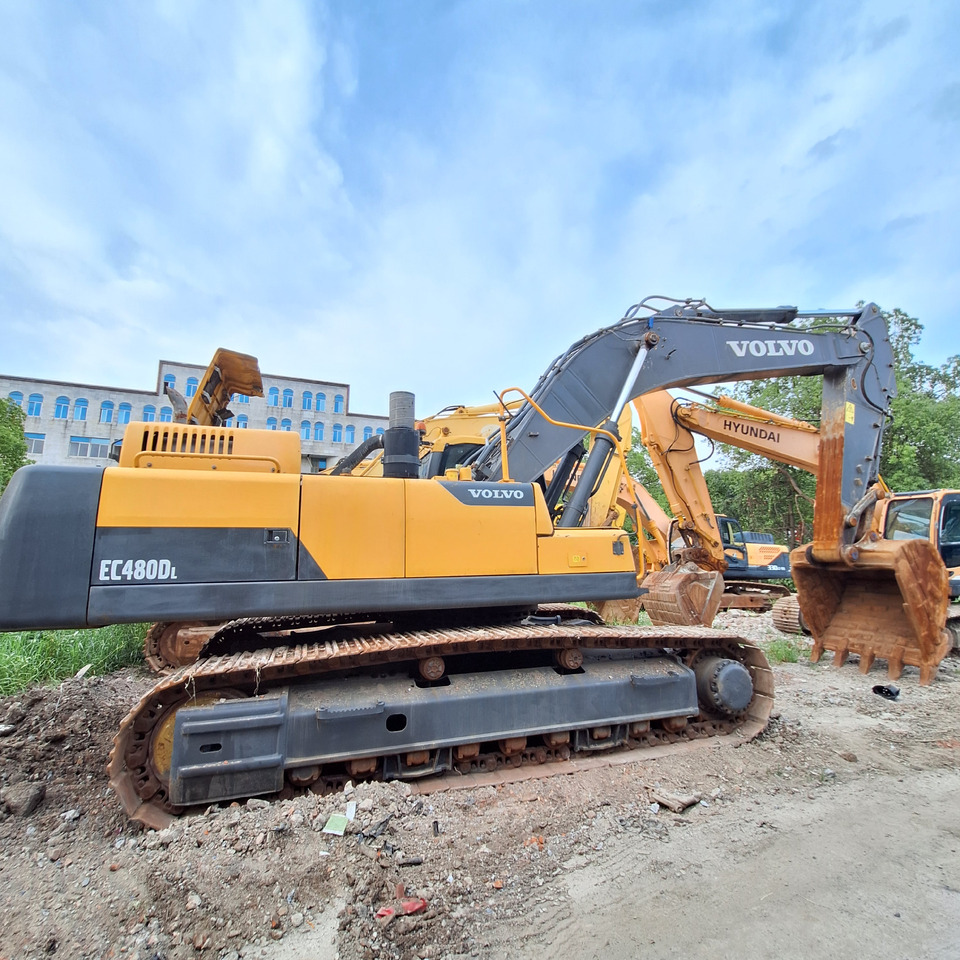 Volvo EC480DL - Lánctalpas kotró: 1 kép. Volvo EC480DL - Lánctalpas kotró: 1 kép.