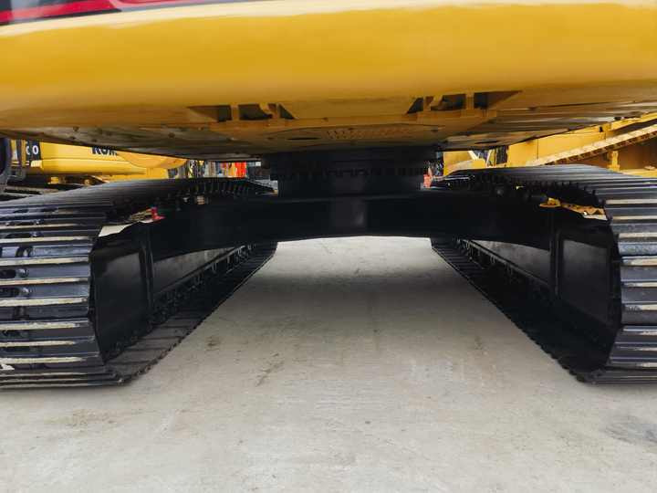 Original japanese Used CAT 320CL excavator used Machinery 320CL excavator in good condition for sale - Lánctalpas kotró: 4 kép. Original japanese Used CAT 320CL excavator used Machinery 320CL excavator in good condition for sale - Lánctalpas kotró: 4 kép.
