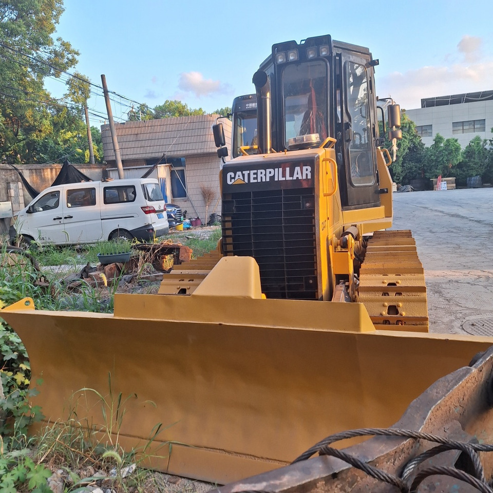 Used caterpillar cat D5k bulldozer - Buldózer: 2 kép. Used caterpillar cat D5k bulldozer - Buldózer: 2 kép.