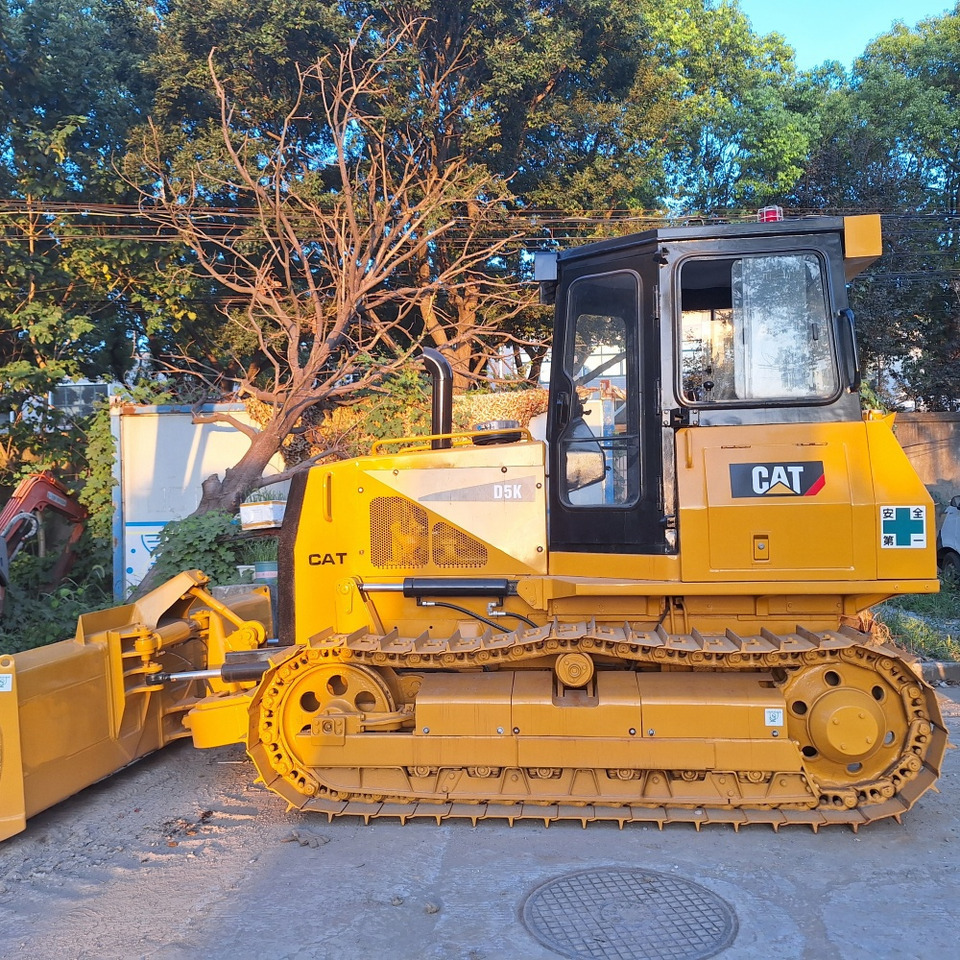 Used caterpillar cat D5k bulldozer - Buldózer: 5 kép. Used caterpillar cat D5k bulldozer - Buldózer: 5 kép.
