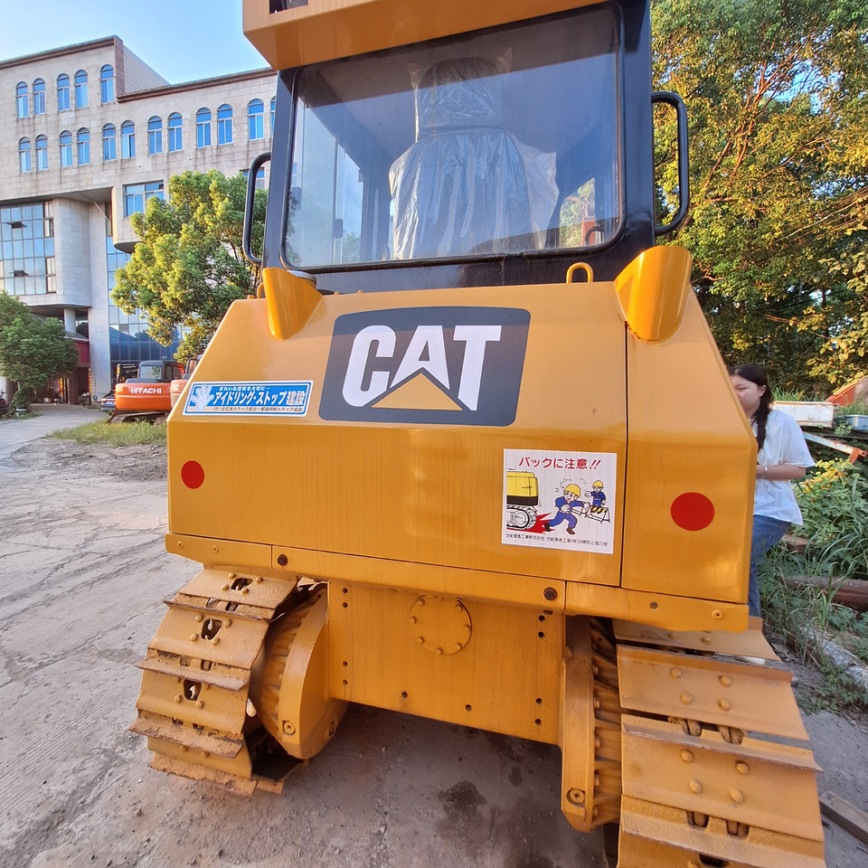 Used caterpillar cat D5k bulldozer - Buldózer: 5 kép. Used caterpillar cat D5k bulldozer - Buldózer: 5 kép.
