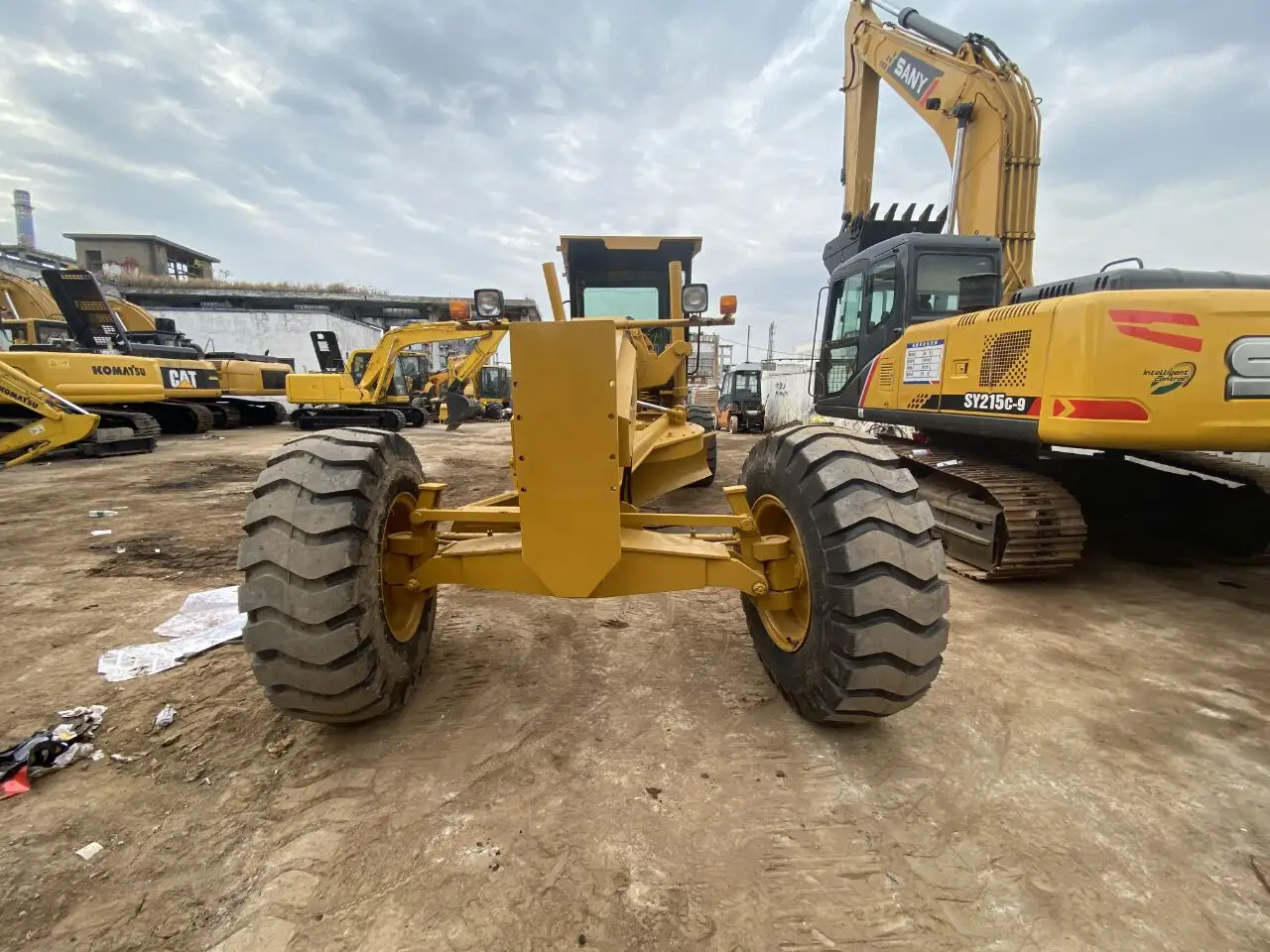 Used grader caterpillar 140H Caterpillar motor grader 140H 140G 120K 120G 14H cheap used grader - Gréder: 5 kép. Used grader caterpillar 140H Caterpillar motor grader 140H 140G 120K 120G 14H cheap used grader - Gréder: 5 kép.