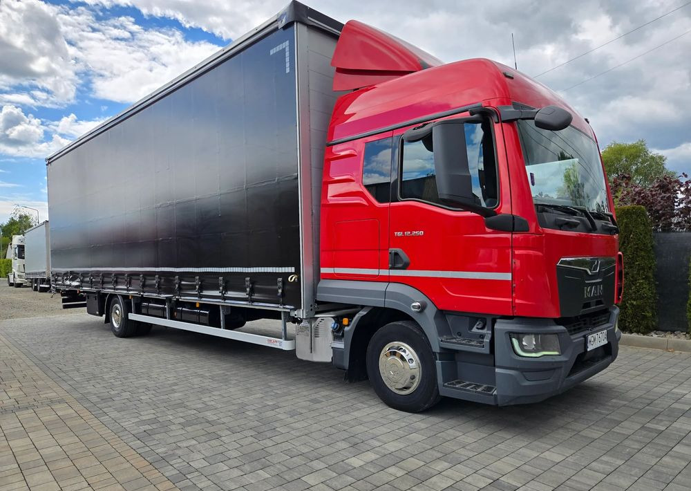 MAN TGL 12.250 - Nyergesvontató: 1 kép. MAN TGL 12.250 - Nyergesvontató: 1 kép.