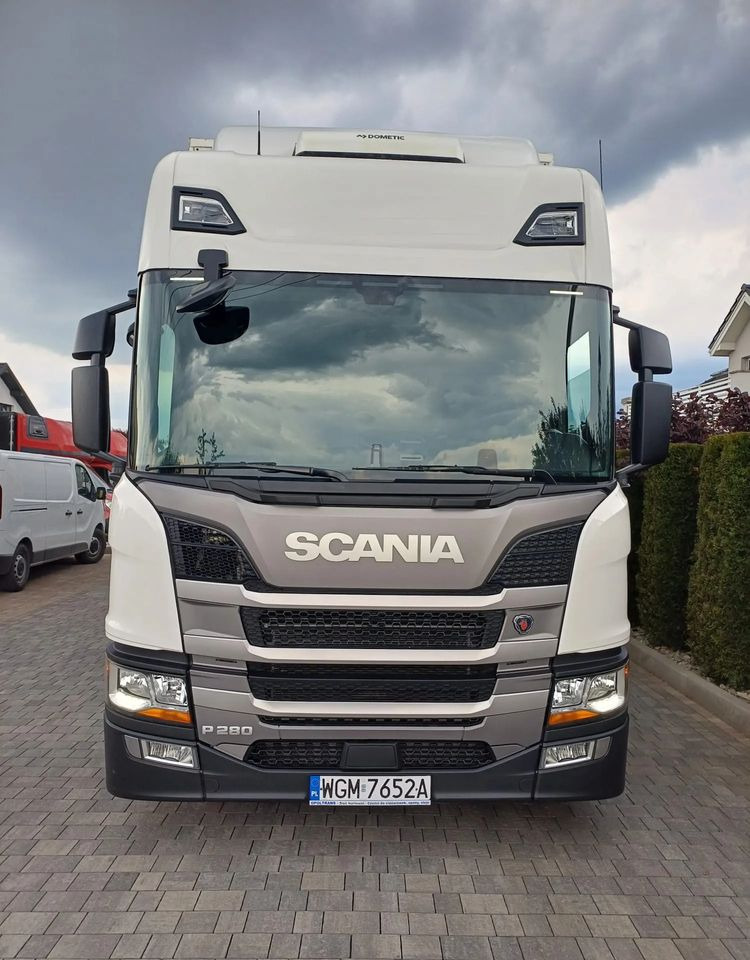 Scania P280 klima postoiowa - Nyergesvontató: 2 kép. Scania P280 klima postoiowa - Nyergesvontató: 2 kép.