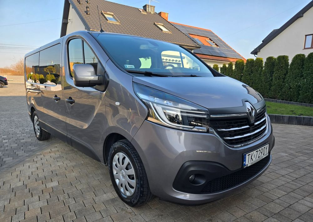 Renault Trafic Grand SpaceClass 2.0 dCi EDC - Autó: 1 kép. Renault Trafic Grand SpaceClass 2.0 dCi EDC - Autó: 1 kép.