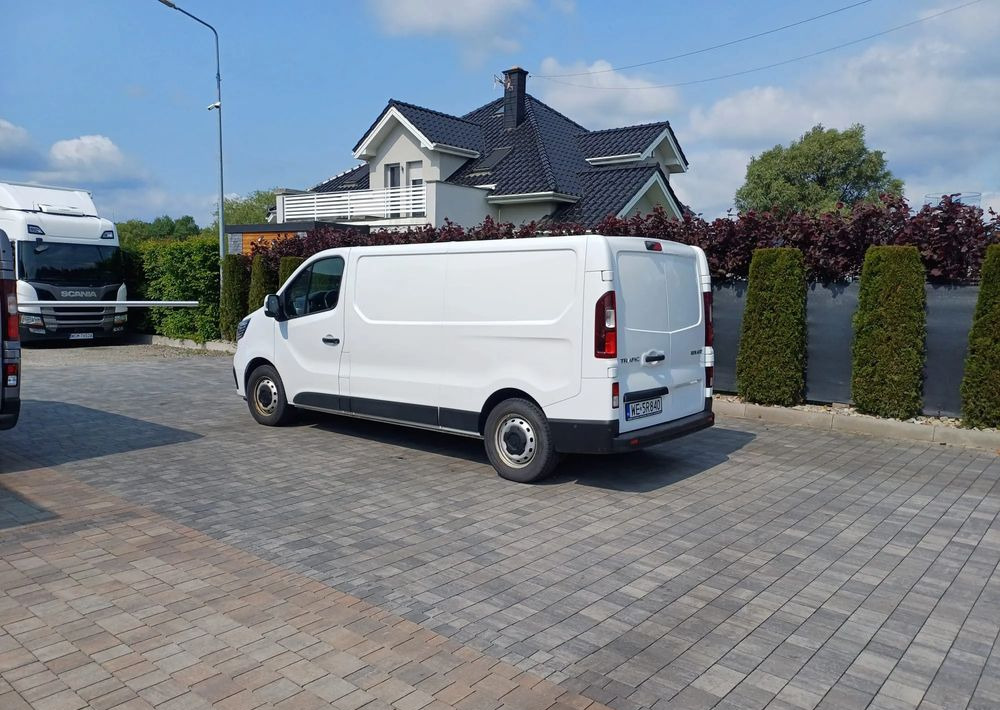 Renault Trafick - Furgon: 5 kép. Renault Trafick - Furgon: 5 kép.