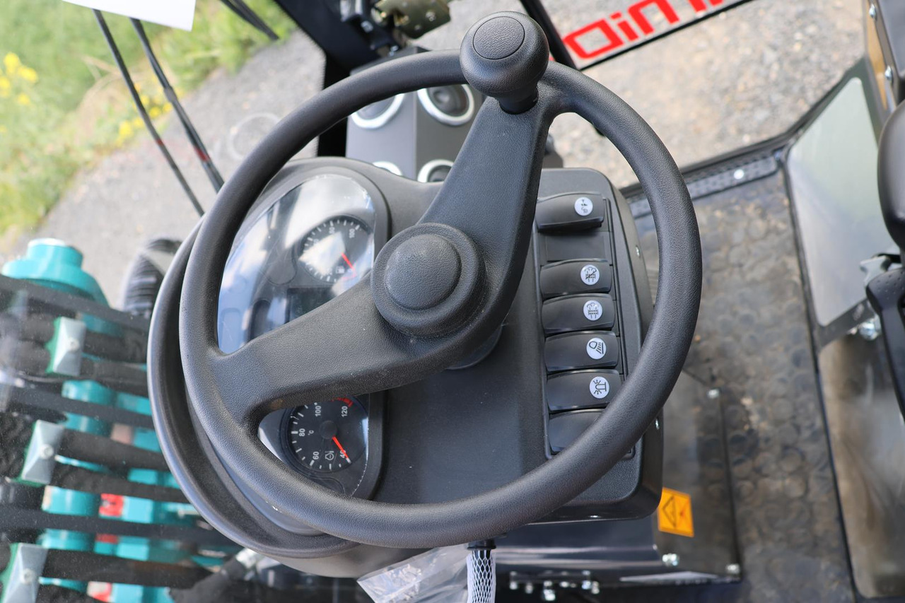 Új Gumikerekes homlokrakodó SCHMiDT 3650    -   Yanmar engine: 8 kép. Új Gumikerekes homlokrakodó SCHMiDT 3650    -   Yanmar engine: 8 kép.