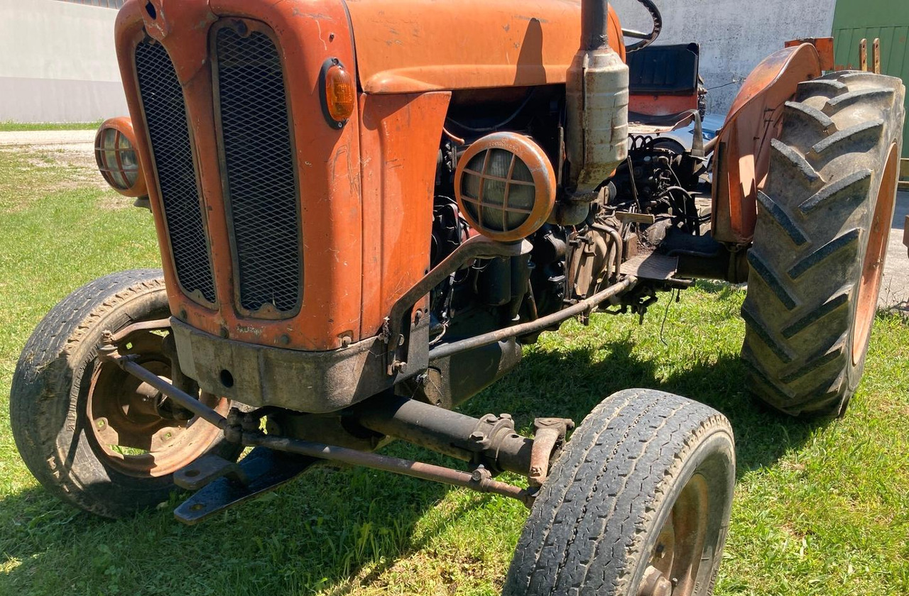 FIAT 411R - Traktor: 3 kép. FIAT 411R - Traktor: 3 kép.
