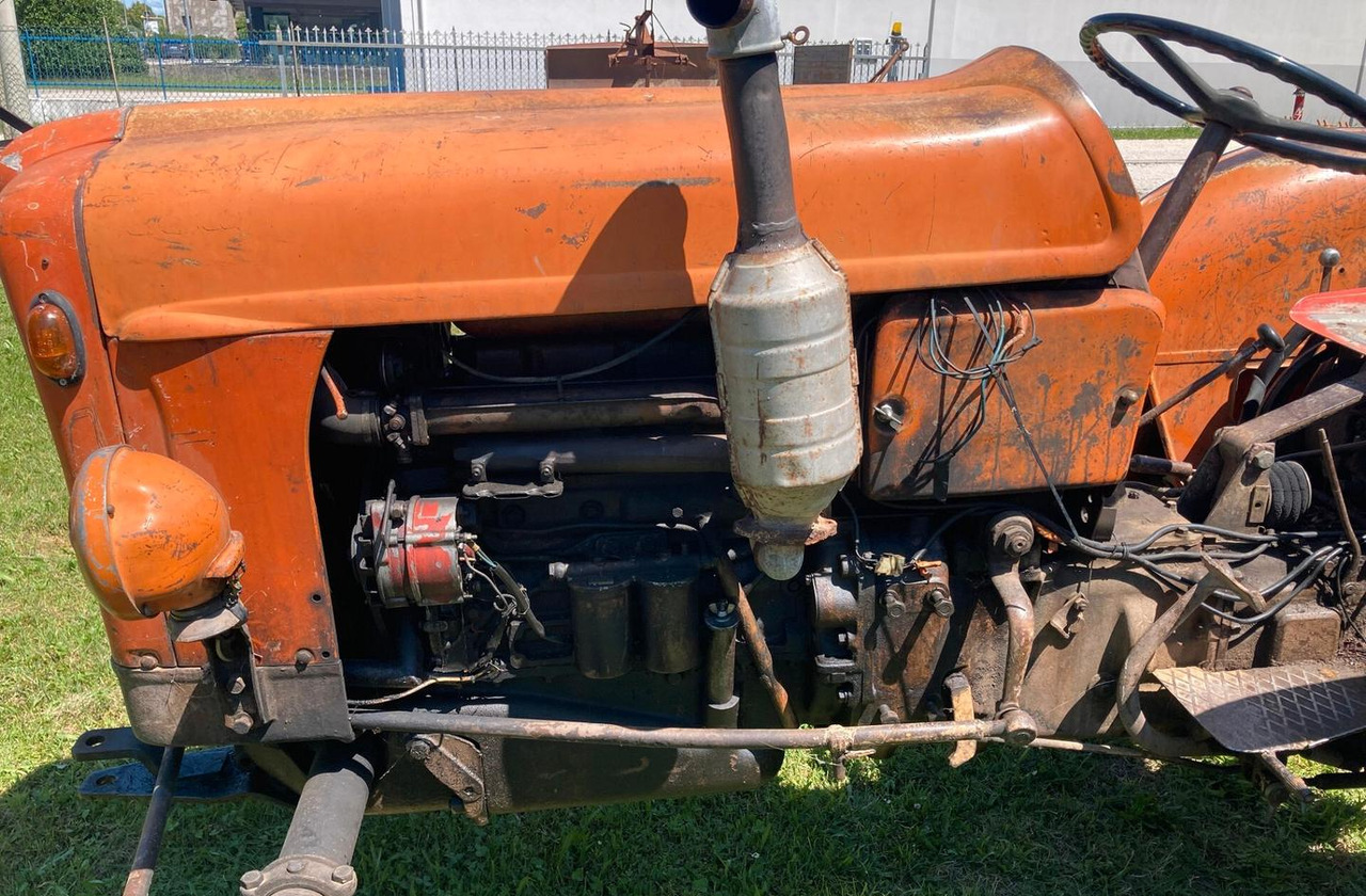 FIAT 411R - Traktor: 4 kép. FIAT 411R - Traktor: 4 kép.