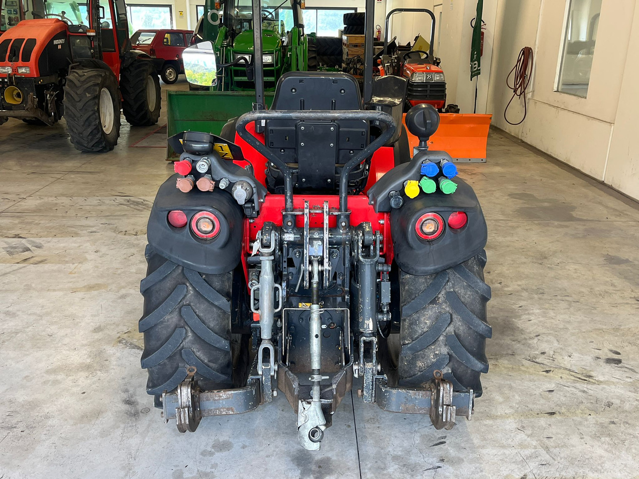 ANTONIO CARRARO SRH 9800 - Traktor: 5 kép. ANTONIO CARRARO SRH 9800 - Traktor: 5 kép.