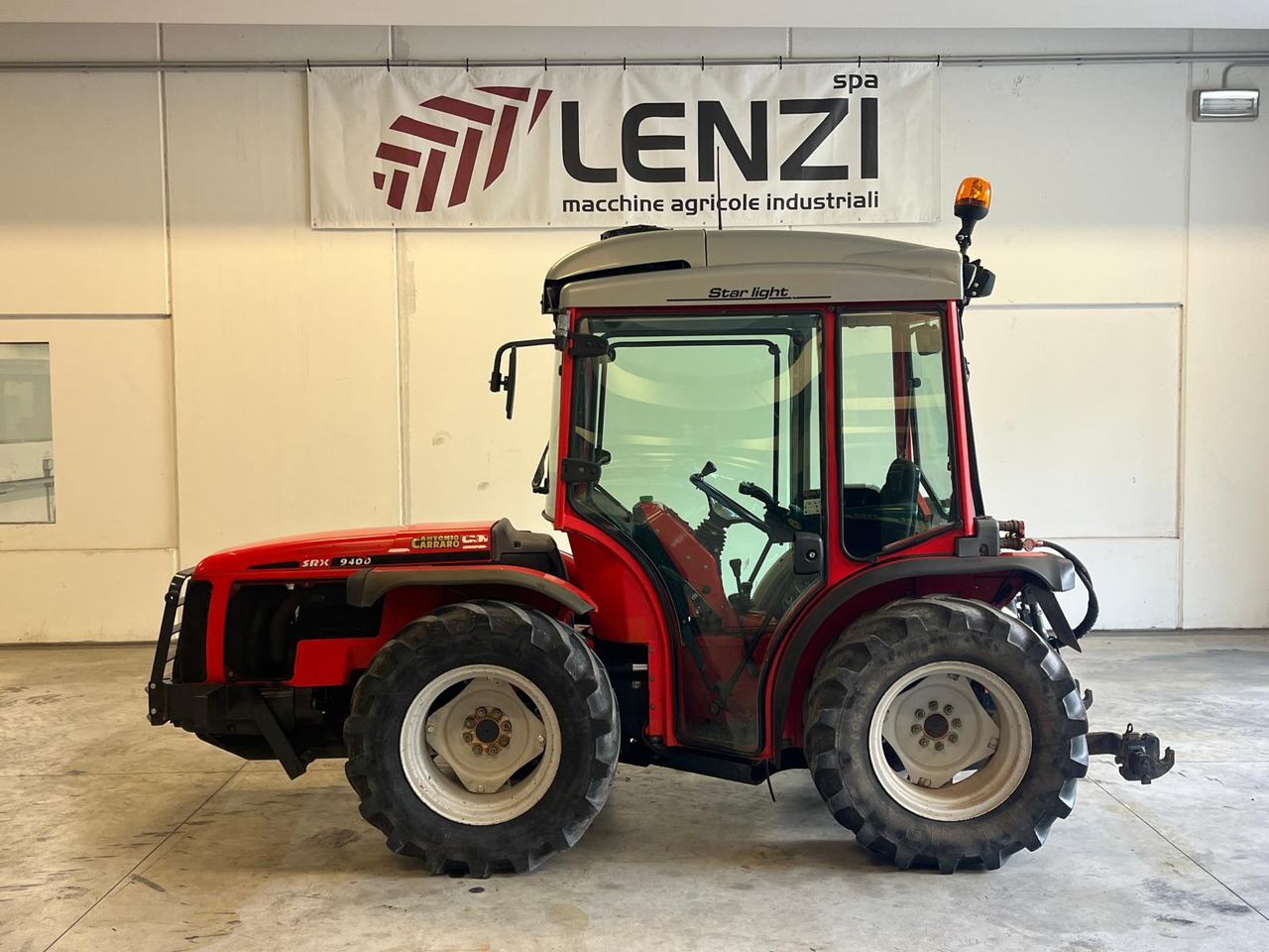ANTONIO CARRARO SRX 9400 - Traktor: 1 kép. ANTONIO CARRARO SRX 9400 - Traktor: 1 kép.