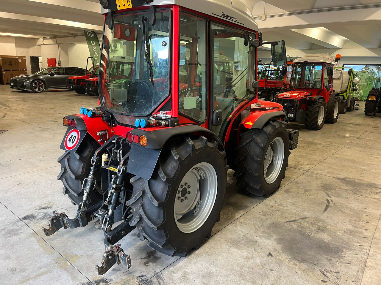 ANTONIO CARRARO SRX 9400 - Traktor: 5 kép. ANTONIO CARRARO SRX 9400 - Traktor: 5 kép.