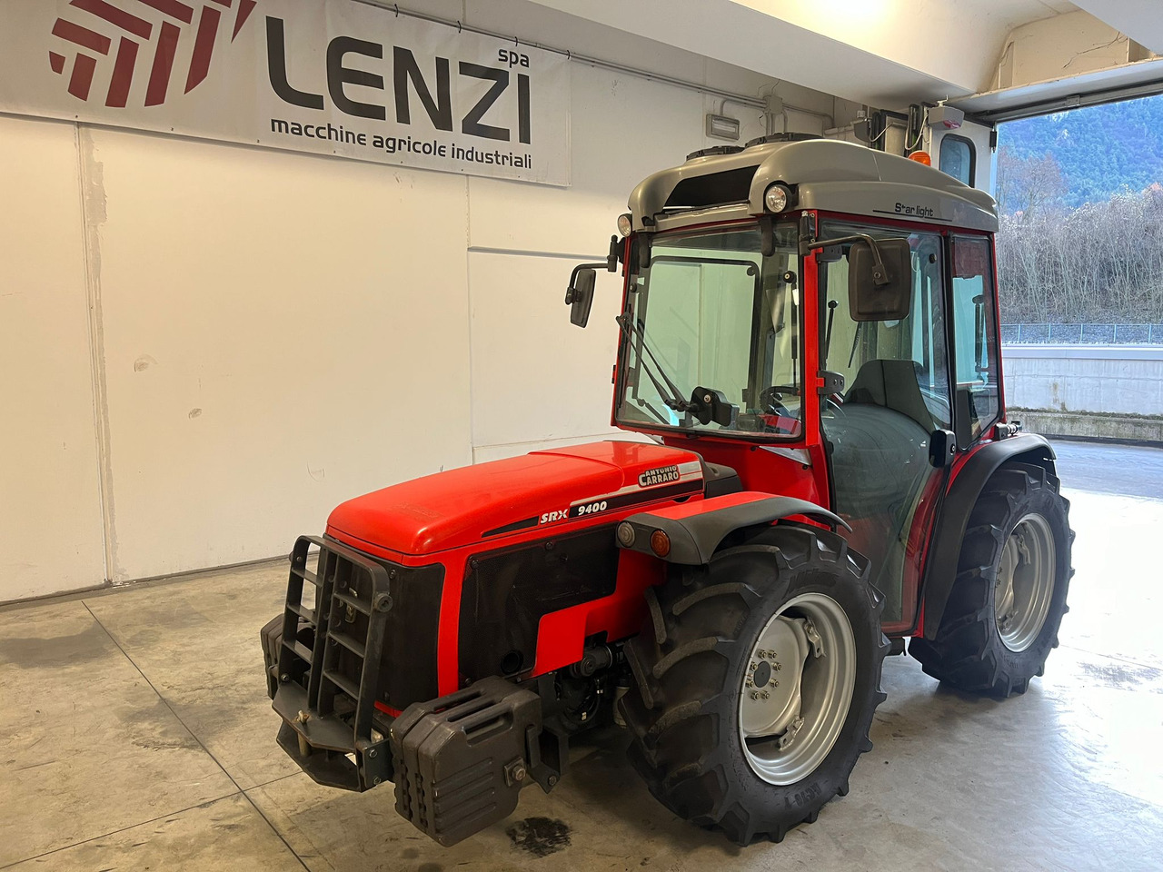 ANTONIO CARRARO SRX 9400 - Traktor: 2 kép. ANTONIO CARRARO SRX 9400 - Traktor: 2 kép.