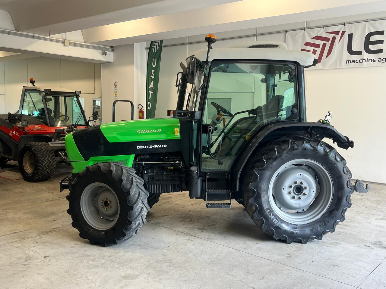 DEUTZ-FAHR 5100.4 D - Traktor: 5 kép. DEUTZ-FAHR 5100.4 D - Traktor: 5 kép.