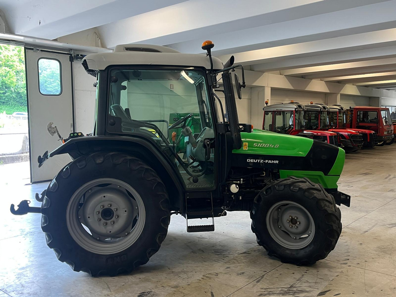 DEUTZ-FAHR 5100.4 D - Traktor: 4 kép. DEUTZ-FAHR 5100.4 D - Traktor: 4 kép.