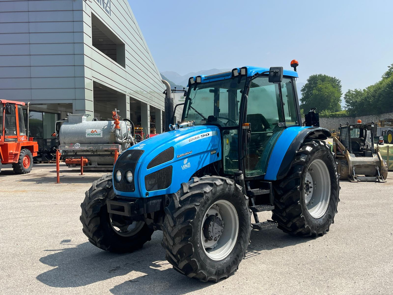 LANDINI GHIBLI 90 - Traktor: 2 kép. LANDINI GHIBLI 90 - Traktor: 2 kép.