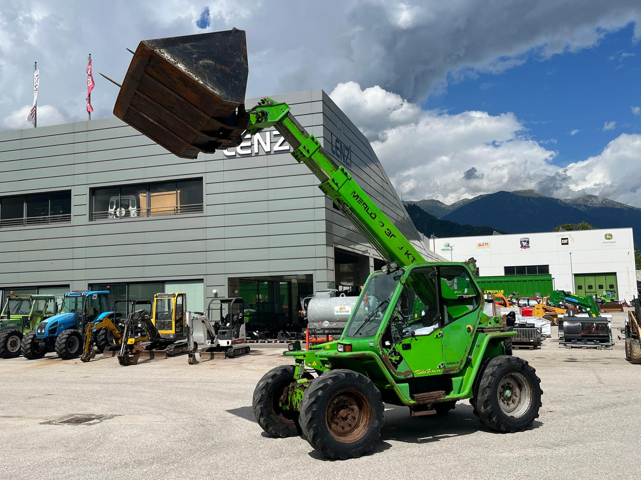 MERLO TELESCOPICO MERLO P 30.9 KT - Teleszkópos rakodó: 1 kép. MERLO TELESCOPICO MERLO P 30.9 KT - Teleszkópos rakodó: 1 kép.