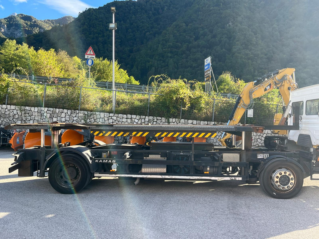 STRADALE MERCEDES-BENZ KAMAG - Cserefelépítményes teherautó: 5 kép. STRADALE MERCEDES-BENZ KAMAG - Cserefelépítményes teherautó: 5 kép.
