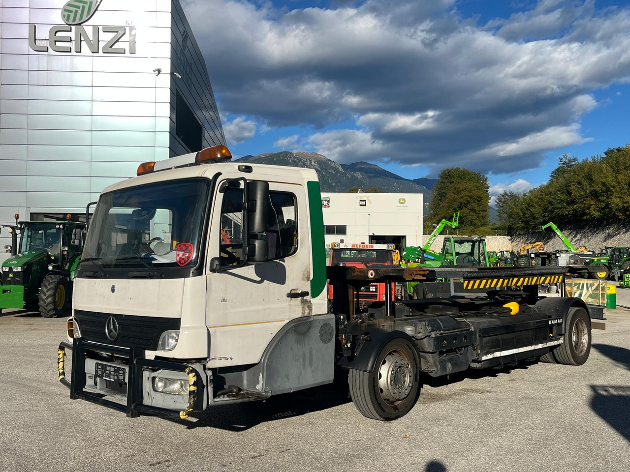 STRADALE MERCEDES-BENZ KAMAG - Cserefelépítményes teherautó: 1 kép. STRADALE MERCEDES-BENZ KAMAG - Cserefelépítményes teherautó: 1 kép.