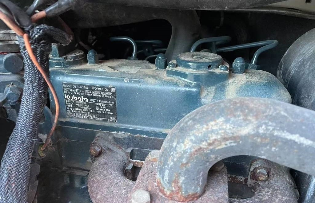 Bobcat S 70 - Mini homlokrakodó: 5 kép. Bobcat S 70 - Mini homlokrakodó: 5 kép.