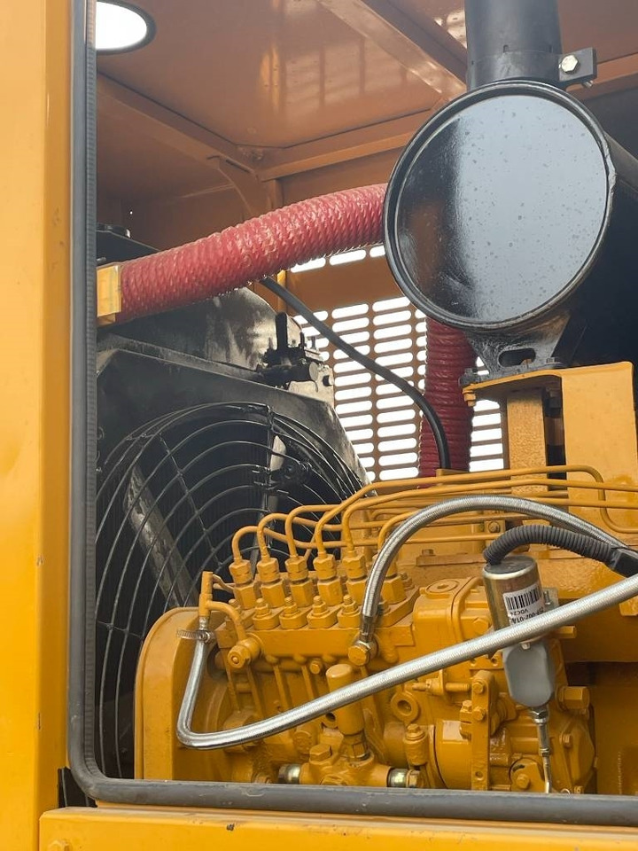 CAT 140 K - Gréder: 5 kép. CAT 140 K - Gréder: 5 kép.