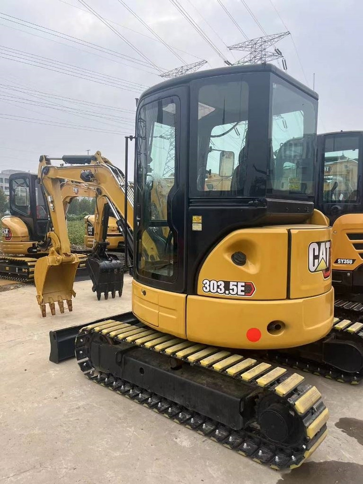 CAT 303.5 E CR - Minikotró: 3 kép. CAT 303.5 E CR - Minikotró: 3 kép.