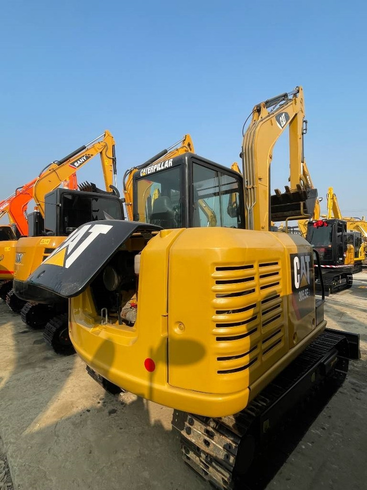 CAT 305.5E2 - Lánctalpas kotró: 3 kép. CAT 305.5E2 - Lánctalpas kotró: 3 kép.